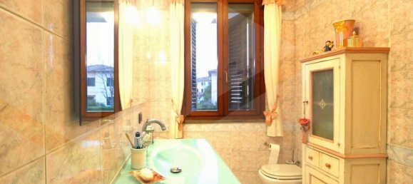 Дом с 6 комнатами в Кальчиная, Италия № 18272 5