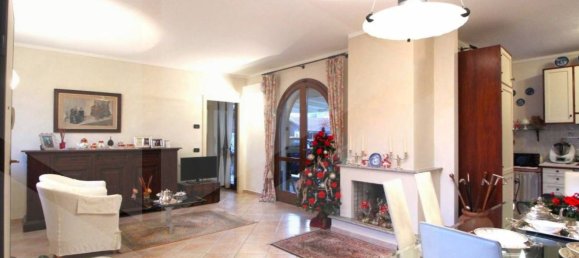 Дом с 6 комнатами в Кальчиная, Италия № 18272 35