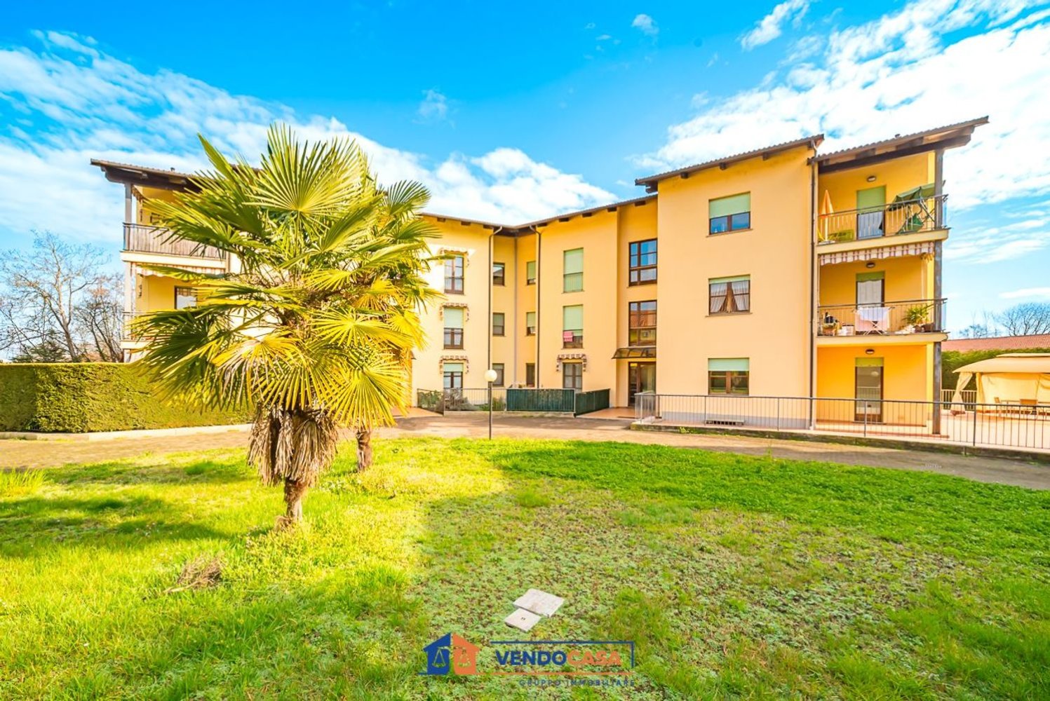 Apartamento de 5 habitaciónes en Saluzzo, Italy No. 213605