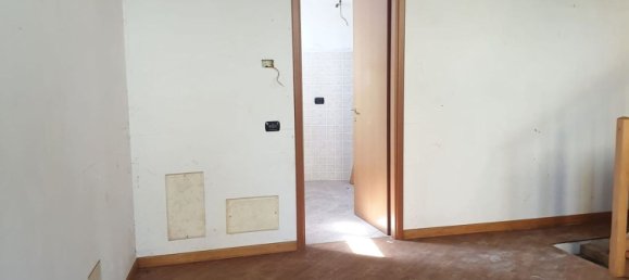 Dúplex de 3 habitaciónes en Castano Primo, Italy No. 22924 20