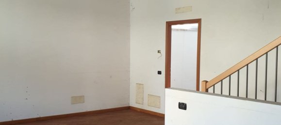 Dúplex de 3 habitaciónes en Castano Primo, Italy No. 22924 16