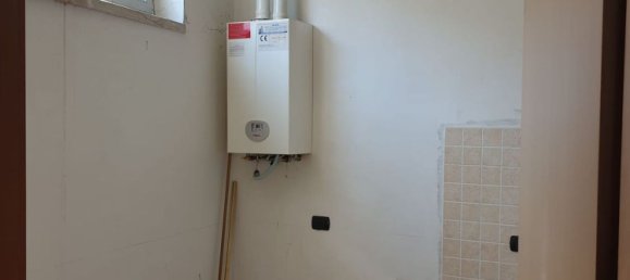 Dúplex de 3 habitaciónes en Castano Primo, Italy No. 22924 10