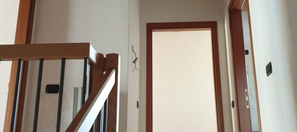 Dúplex de 3 habitaciónes en Castano Primo, Italy No. 22924 17