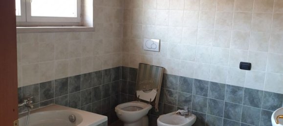 Dúplex de 3 habitaciónes en Castano Primo, Italy No. 22924 22