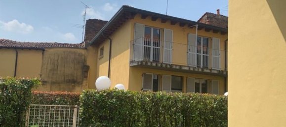 Dúplex de 3 habitaciónes en Castano Primo, Italy No. 22924 2