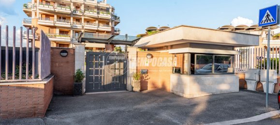 3 rooms Apartment in Rome, Italy No. 305148 3