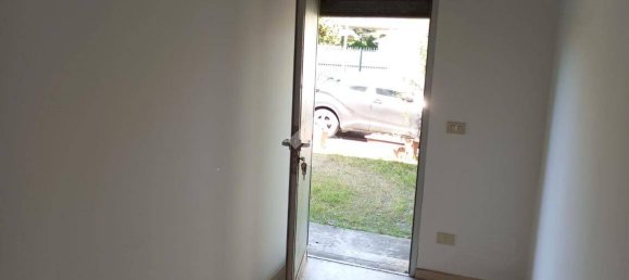 Oficina en Parma, Italy 35 m² No. 146674 2