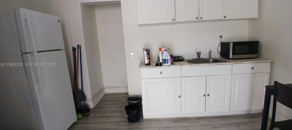 5 dormitorios villa en venta en Miami, Miami-Dade, Florida, USA № 615782 10