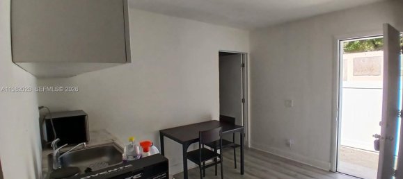 5 dormitorios villa en venta en Miami, Miami-Dade, Florida, USA № 615782 2