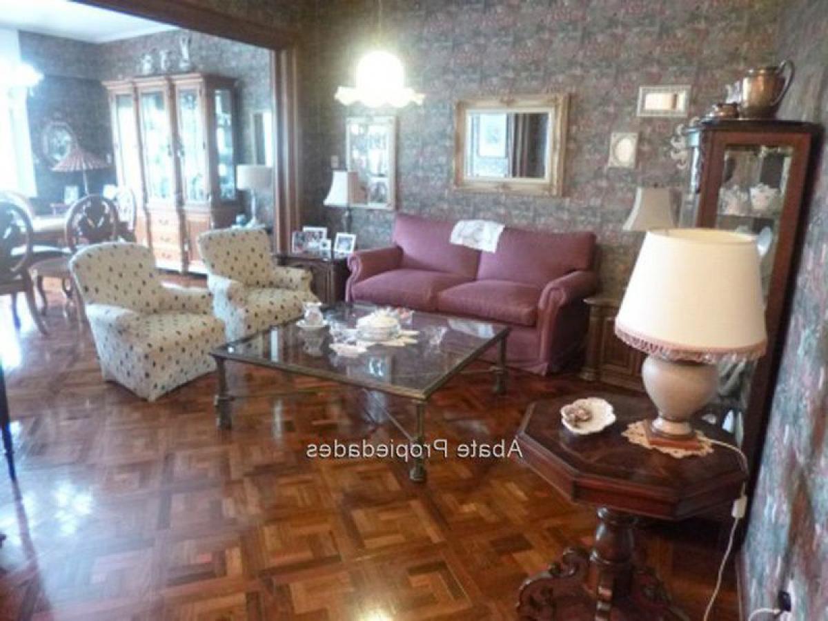 3 bedrooms Apartment in Montevideo, Uruguay No. 9777
