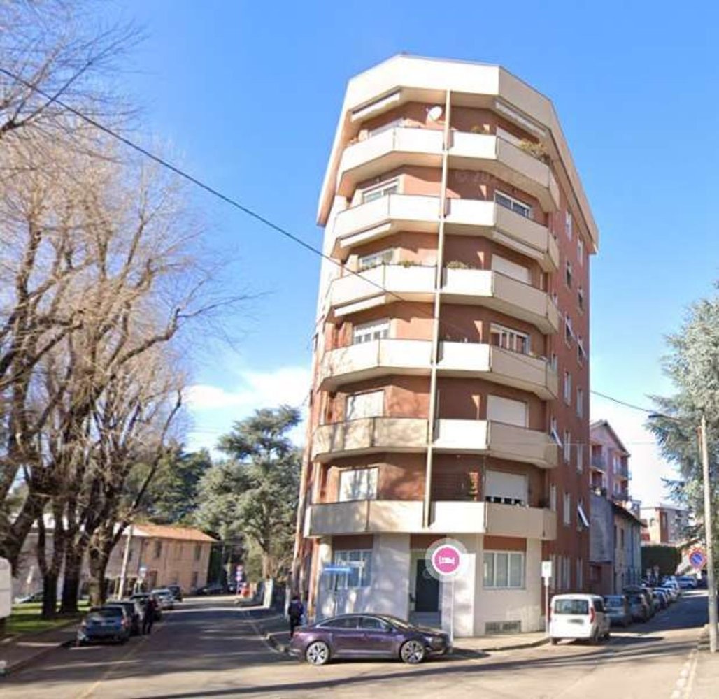 4 bedrooms Apartment in Saronno, Italy No. 363538
