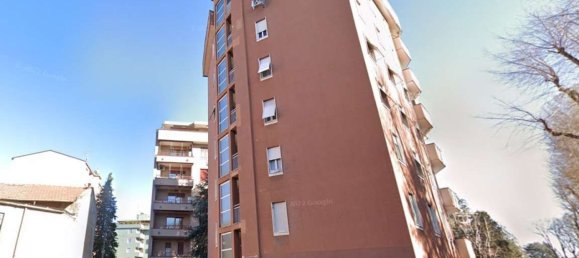 4 bedrooms Apartment in Saronno, Italy No. 363538 2