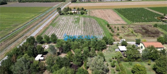 2-salle Terrain à Carpi, Italy No. 283706 28