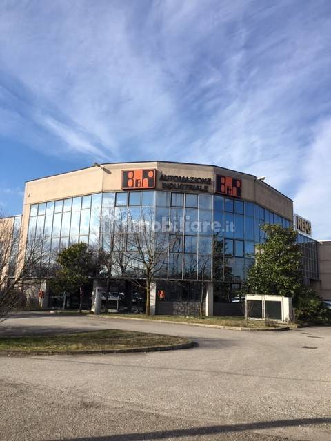 Oficina de 5 habitaciónes en Rho, Italy No. 295239