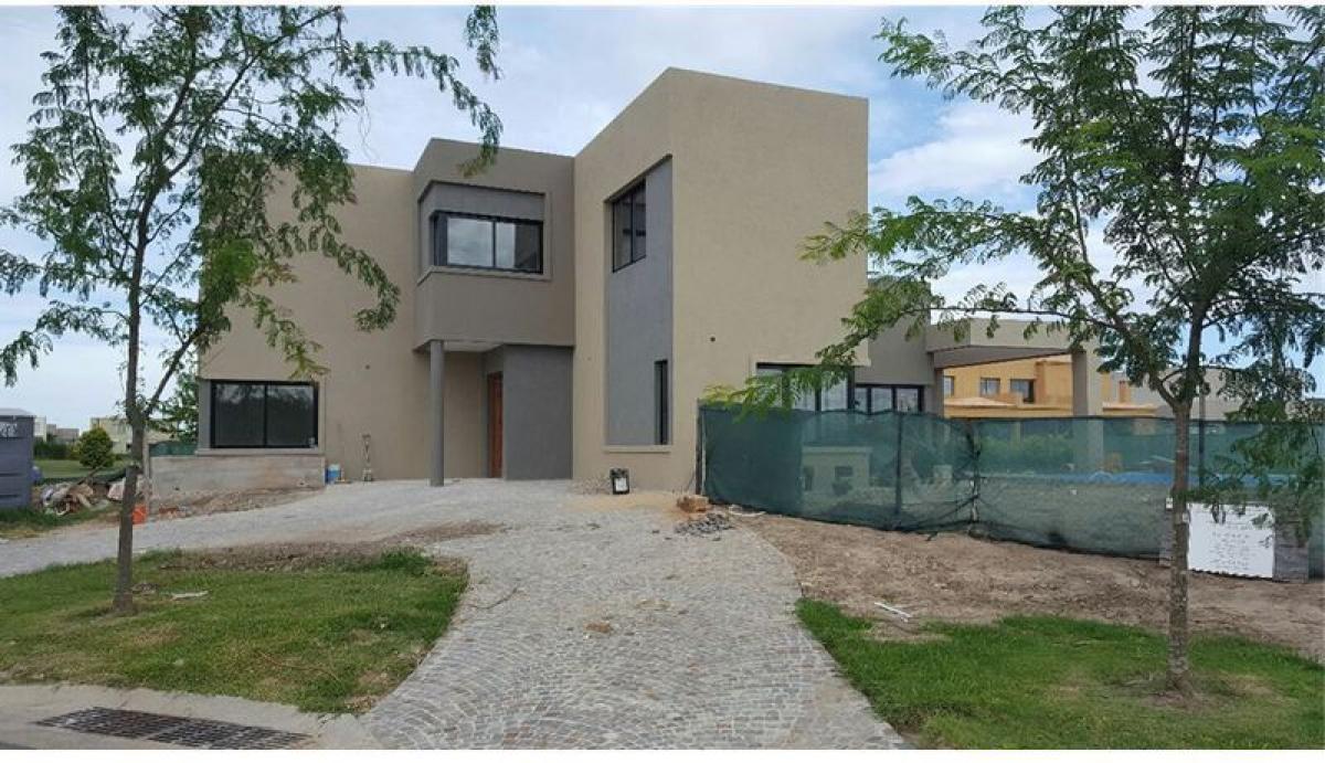 4 bedrooms House in Escobar, Argentina No. 9047