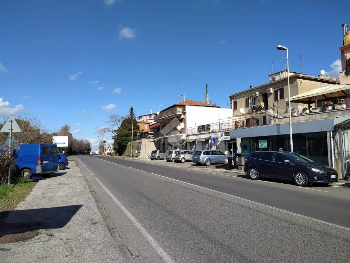 Propriété commerciale à Castel Gandolfo, Italy 85m² No. 308774
