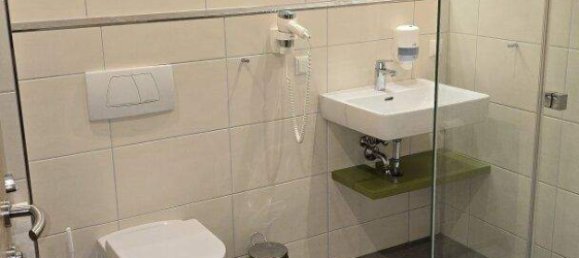 923m² Hotel in Burgkirchen, Austria No. 13679 14