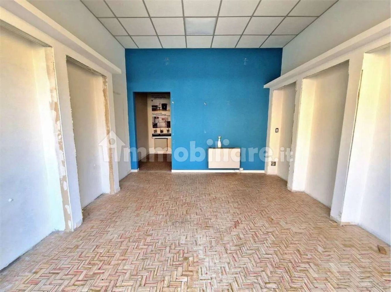 2-Zimmer Gewerbliche Immobilie in Voghera, Italy, Nr. 351361