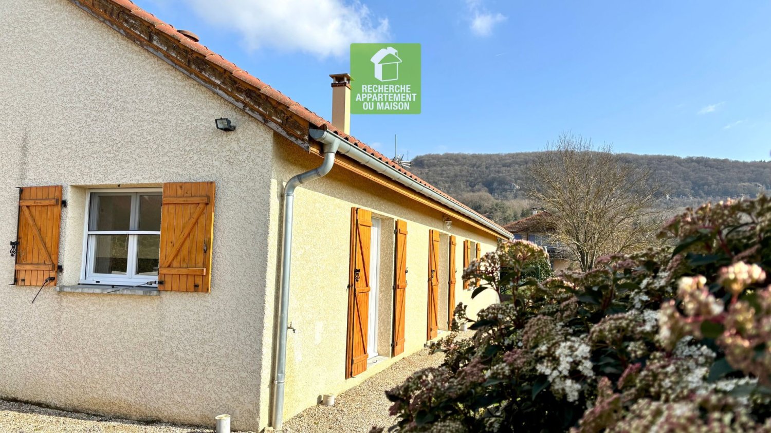 3 bedrooms House in Leyrieu, France No. 273443