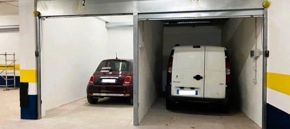 14m² Garage in Rome, Italy No. 199289 3