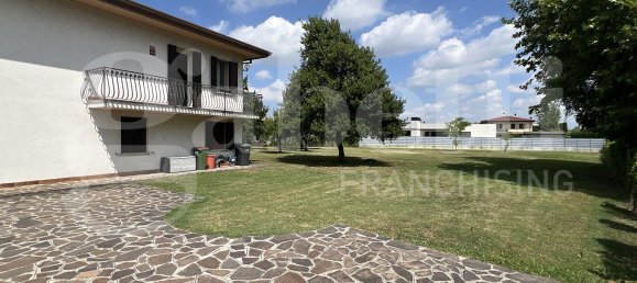 3 bedrooms Villa in Piove di Sacco, Italy No. 266824 4