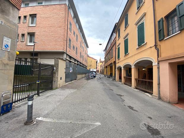 Квартира с 2 комнатами в Болонья, Италия № 298507