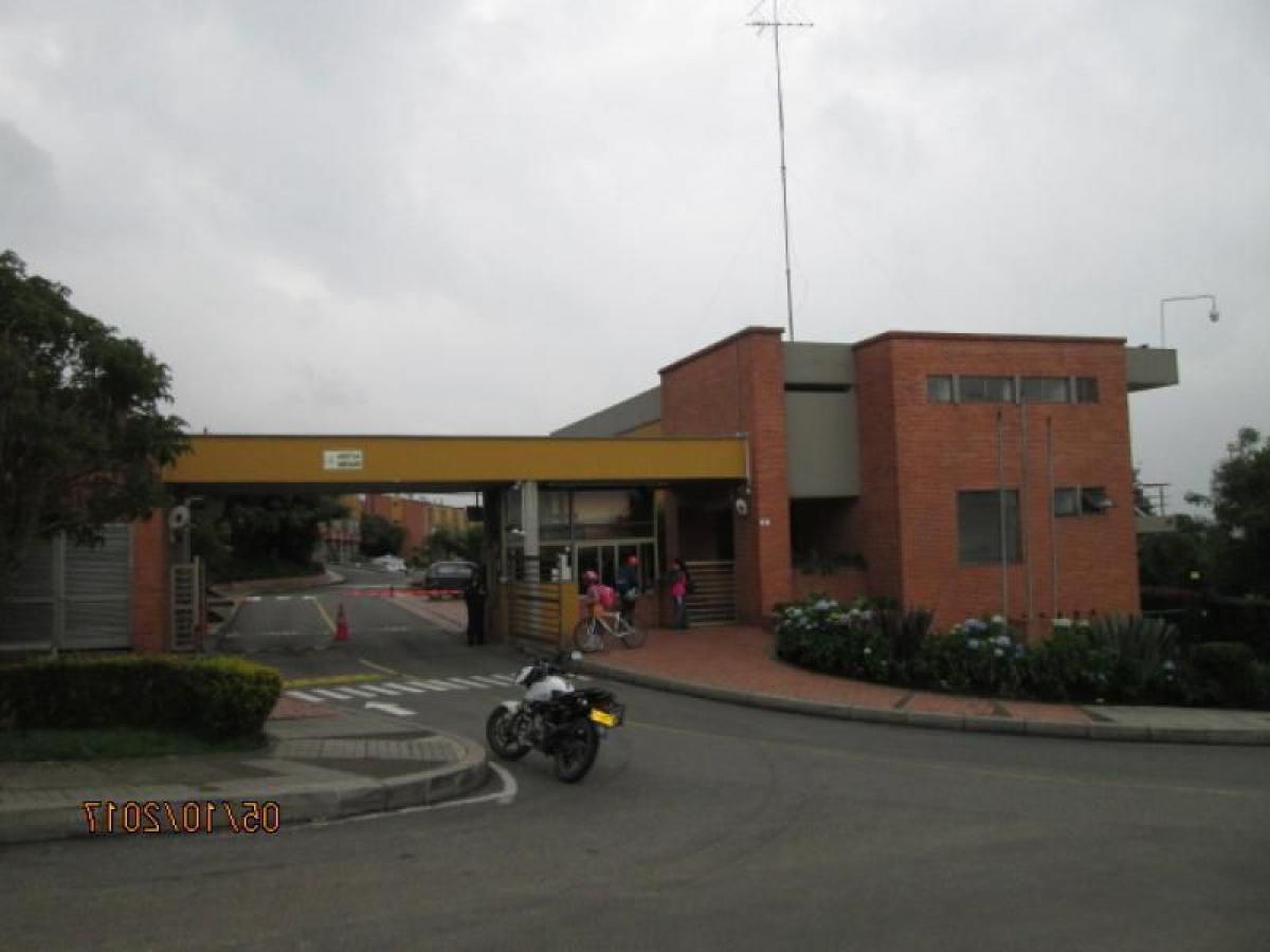 3 bedrooms House in Bogota, Colombia No. 12932