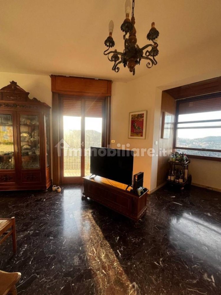 Apartamento de 4 dormitorios en Pomarance, Italy No. 251872