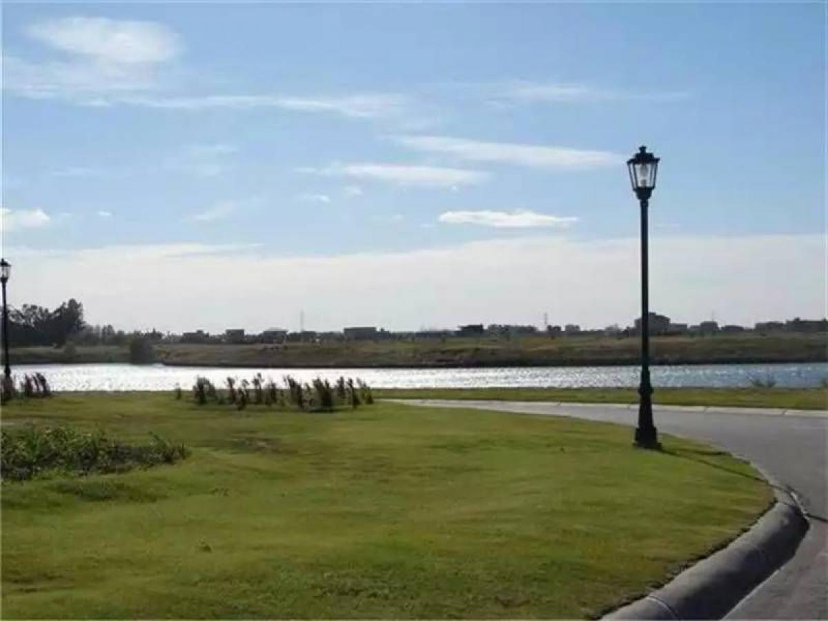 3 bedrooms House in Tigre, Argentina No. 63205