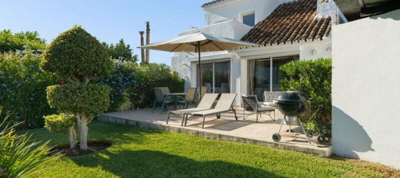 3 bedrooms Townhouse in Marbella, Spain No. 121202 2