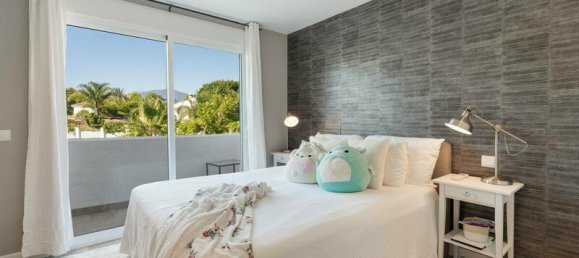 3 bedrooms Townhouse in Marbella, Spain No. 121202 9