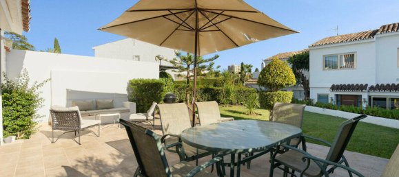 3 bedrooms Townhouse in Marbella, Spain No. 121202 5