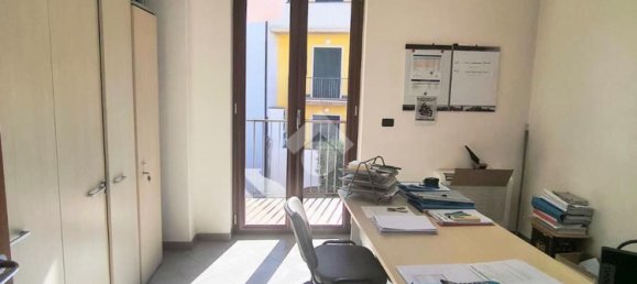 Apartamento de 4 dormitorios en Pomigliano d'Arco, Italy No. 381349 6