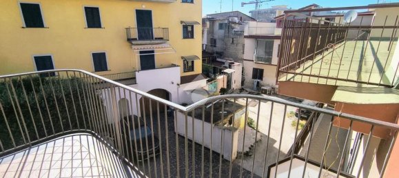 Apartamento de 4 dormitorios en Pomigliano d'Arco, Italy No. 381349 17
