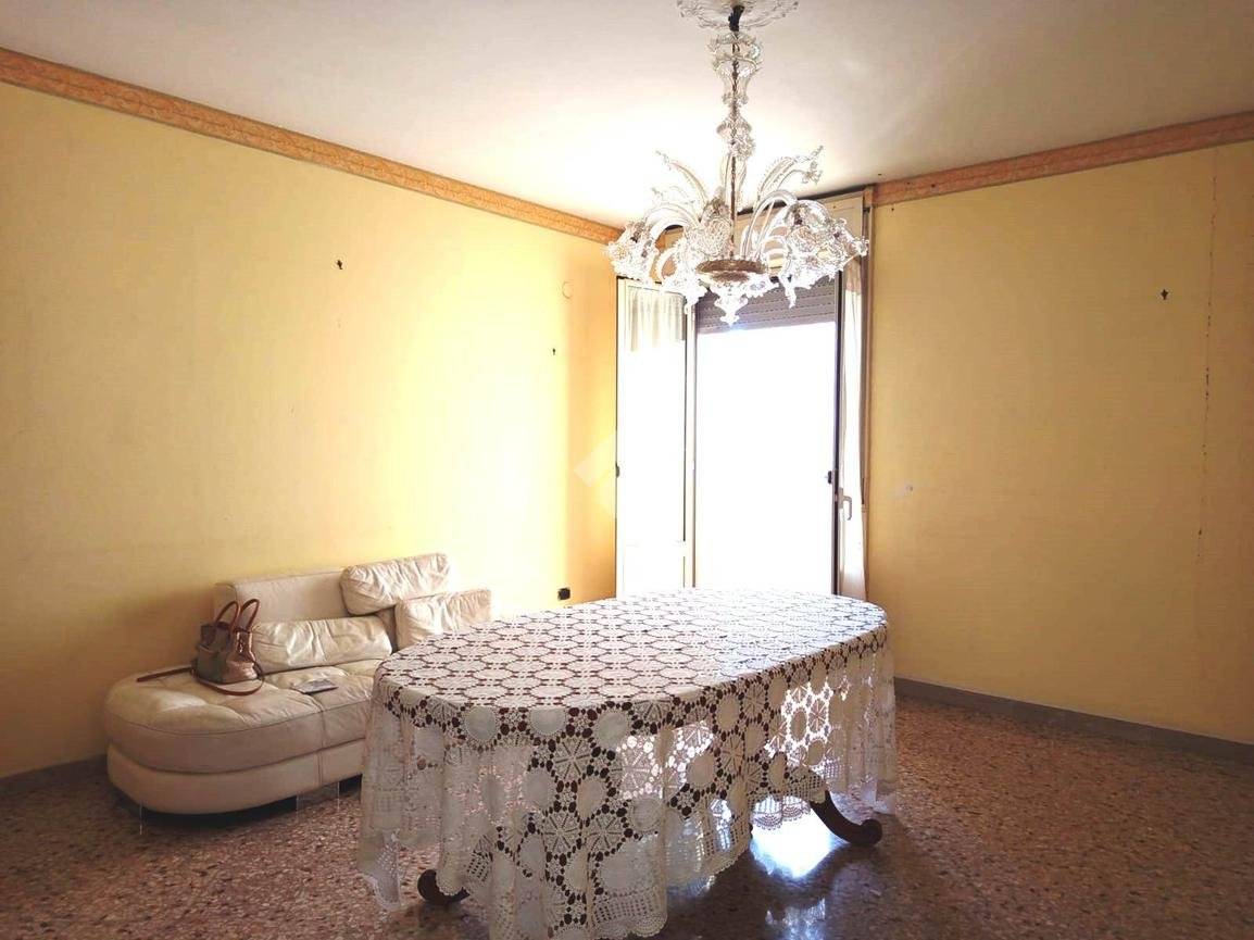 4 Schlafzimmer Wohnung in Palermo, Italy, Nr. 361041