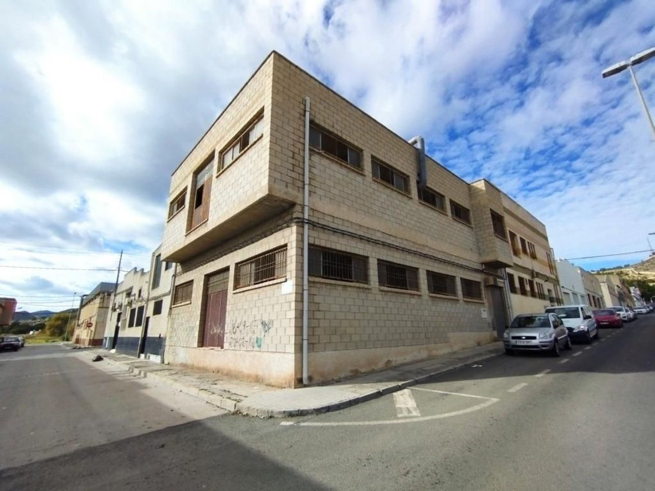 366m² Warehouse in Elda, Spain No. 215312