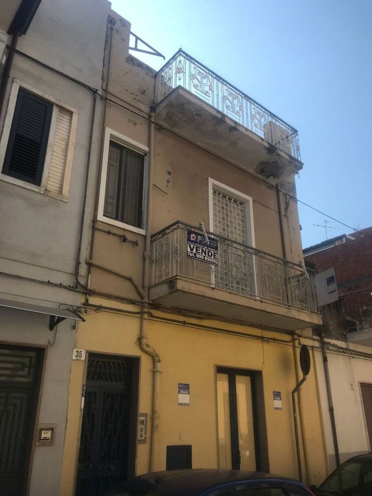 Casa de 4 divisões em Paternò, Italy N.º 259711