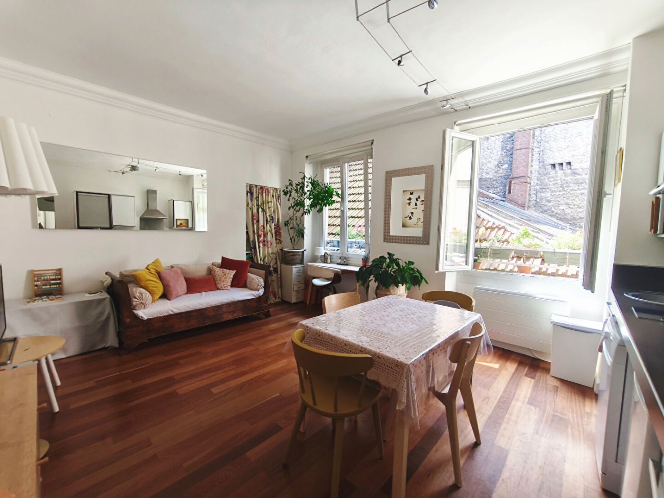 1 bedroom Apartment in Paris, France No. 293415