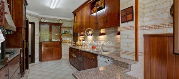 5 bedrooms Villa in Guia, Portugal No. 143793 4
