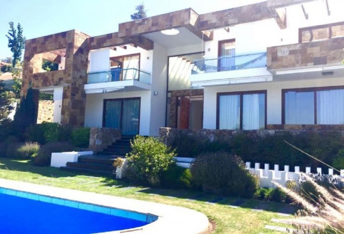 5 bedrooms House in Santiago, Chile No. 3040