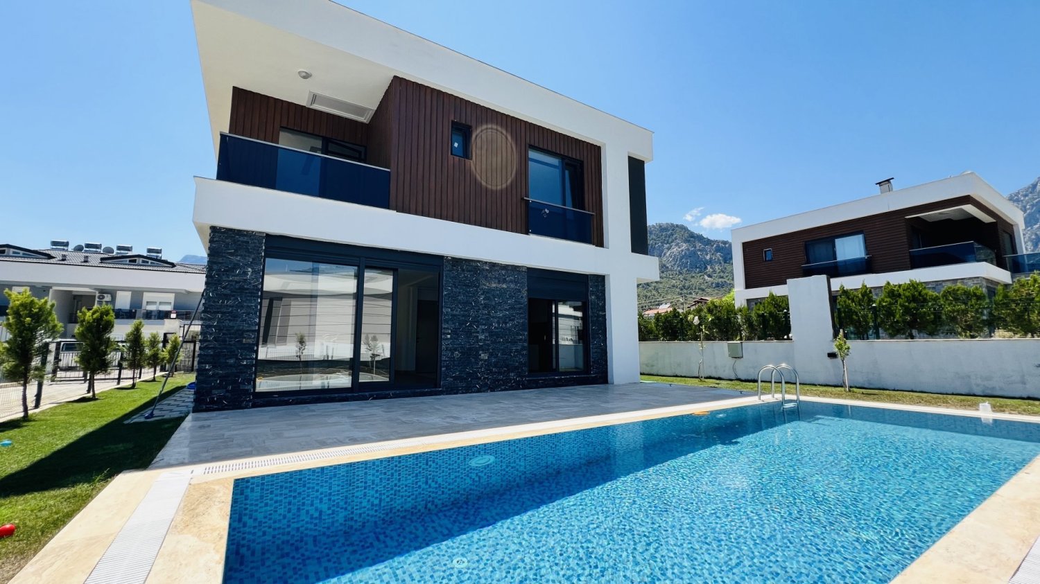 Villa 3+1 in Kemer, Turkey, Nr. 23484