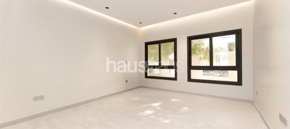 5 bedrooms Villa in Jumeirah Village Triangle, UAE No. 98637 5