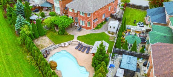 4 bedrooms House in Mississauga, Canada No. 910 4