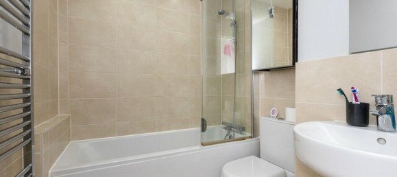 Apartamento T2 em Redhill, United Kingdom N.º 12315 8