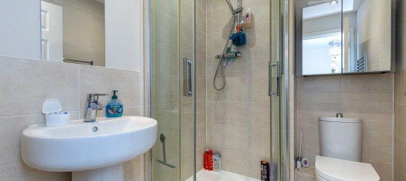 Apartamento T2 em Redhill, United Kingdom N.º 12315 6