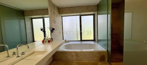 4 bedrooms Villa in Pozuelo de Alarcon, Spain No. 181006 16