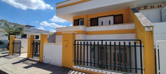 Casa de 4 habitaciónes en Ugento, Italy No. 267451 3