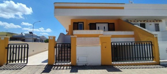 Casa de 4 habitaciónes en Ugento, Italy No. 267451 2