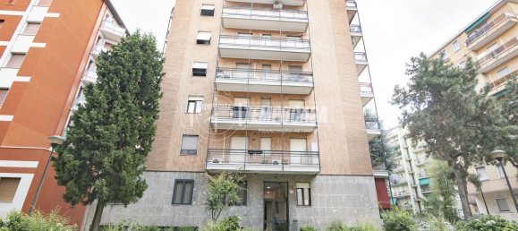 2 rooms Apartment in Sesto San Giovanni, Italy No. 286574 14