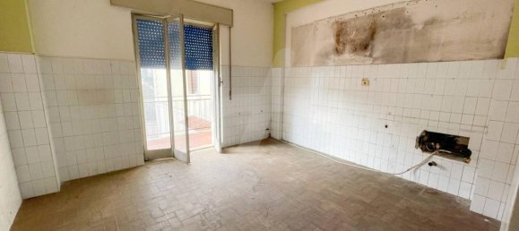 3 rooms Apartment in Pietradefusi, Italy No. 176376 4